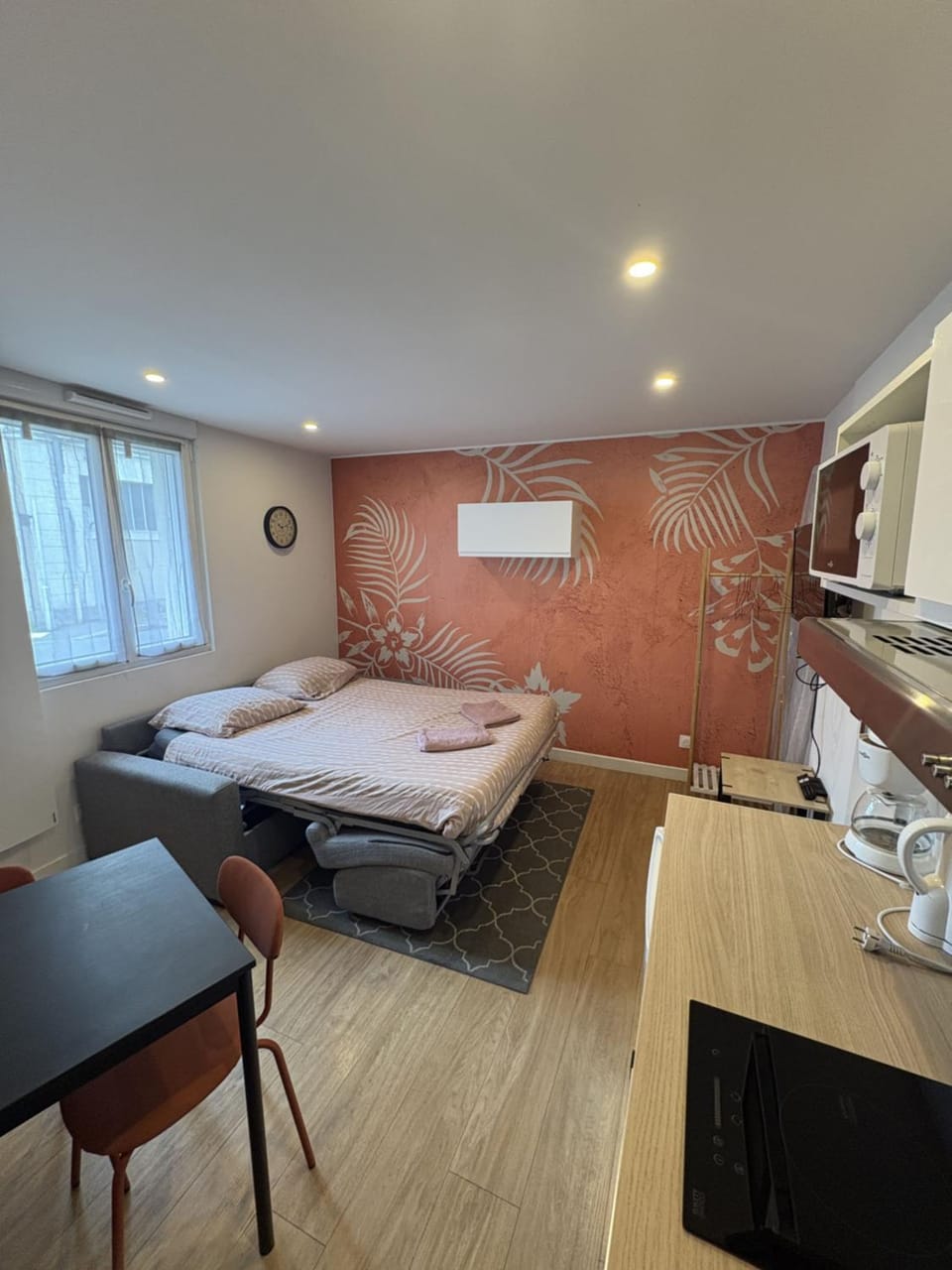 Photo of the whole room