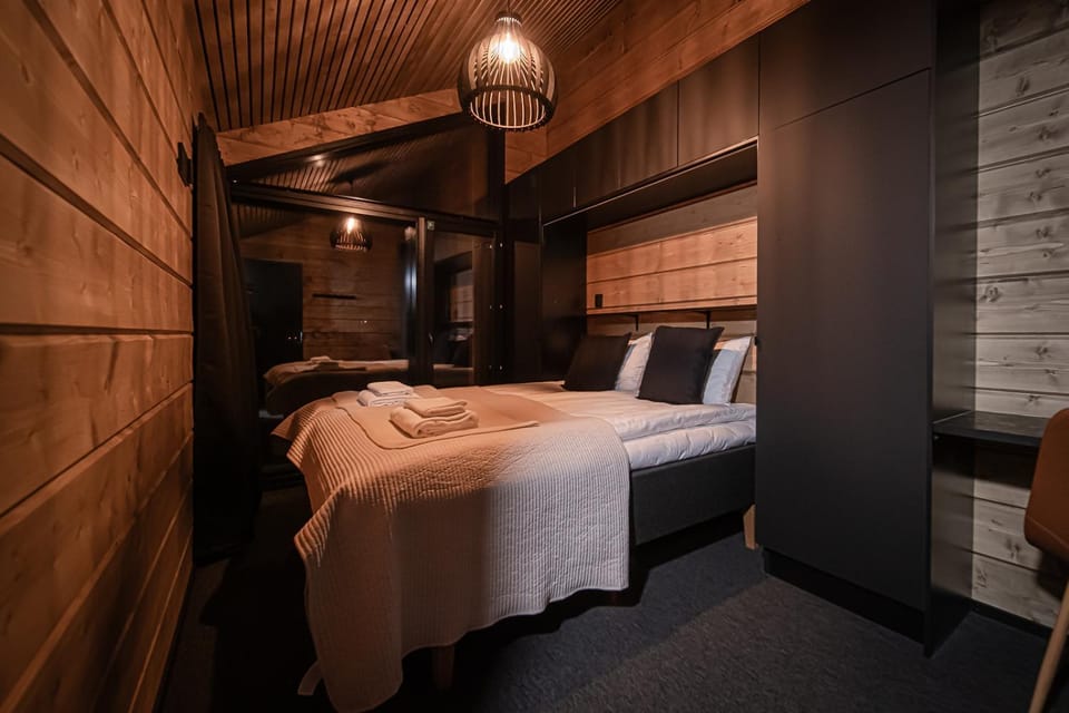 Bed, Night, Bedroom, heating, internet, towels, wardrobe
