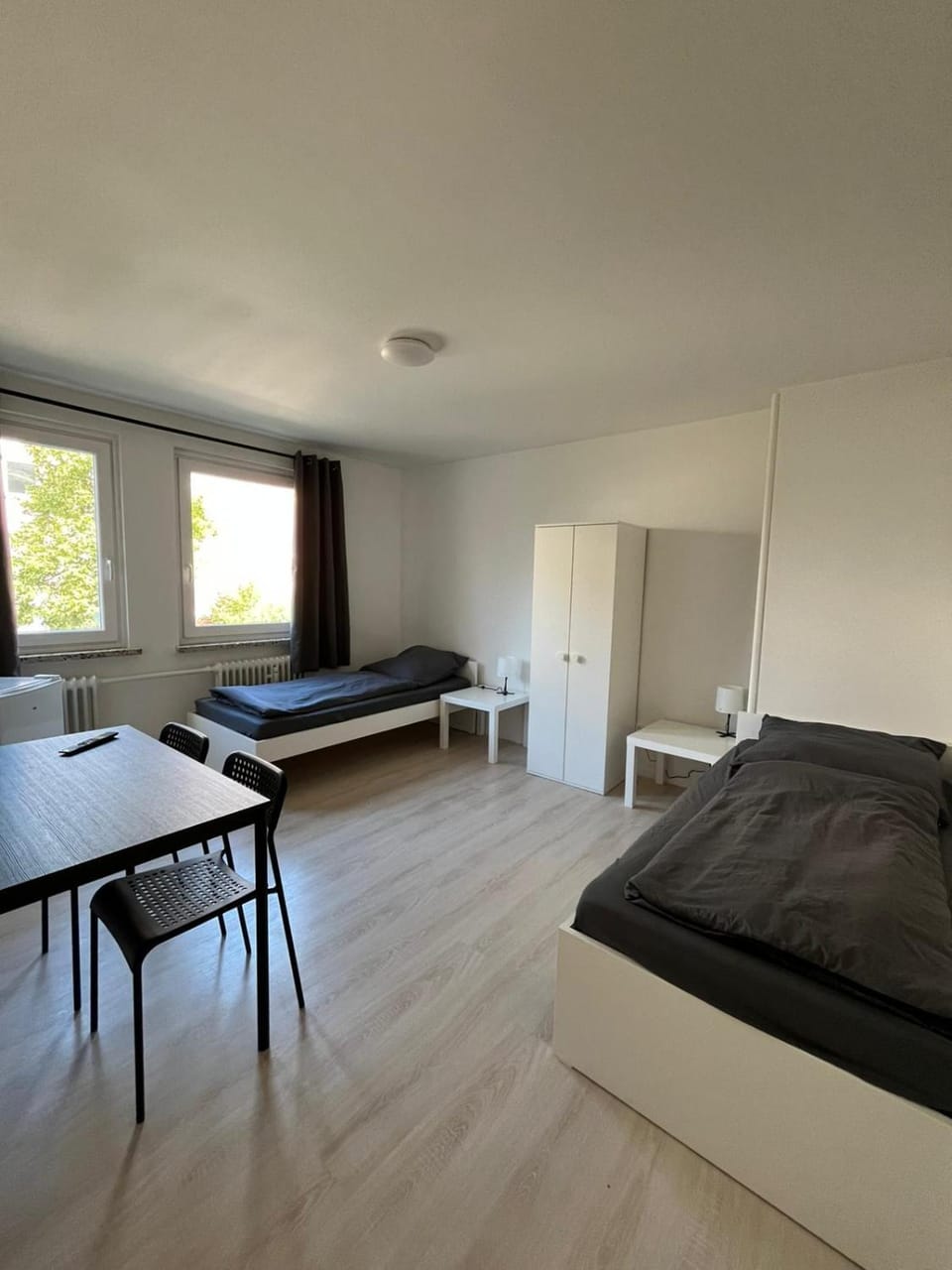 3 BR, 5 Singlebeds, Free Parking, Balcony, Neumünster near A7 Autobahn Apartment in Neumünster