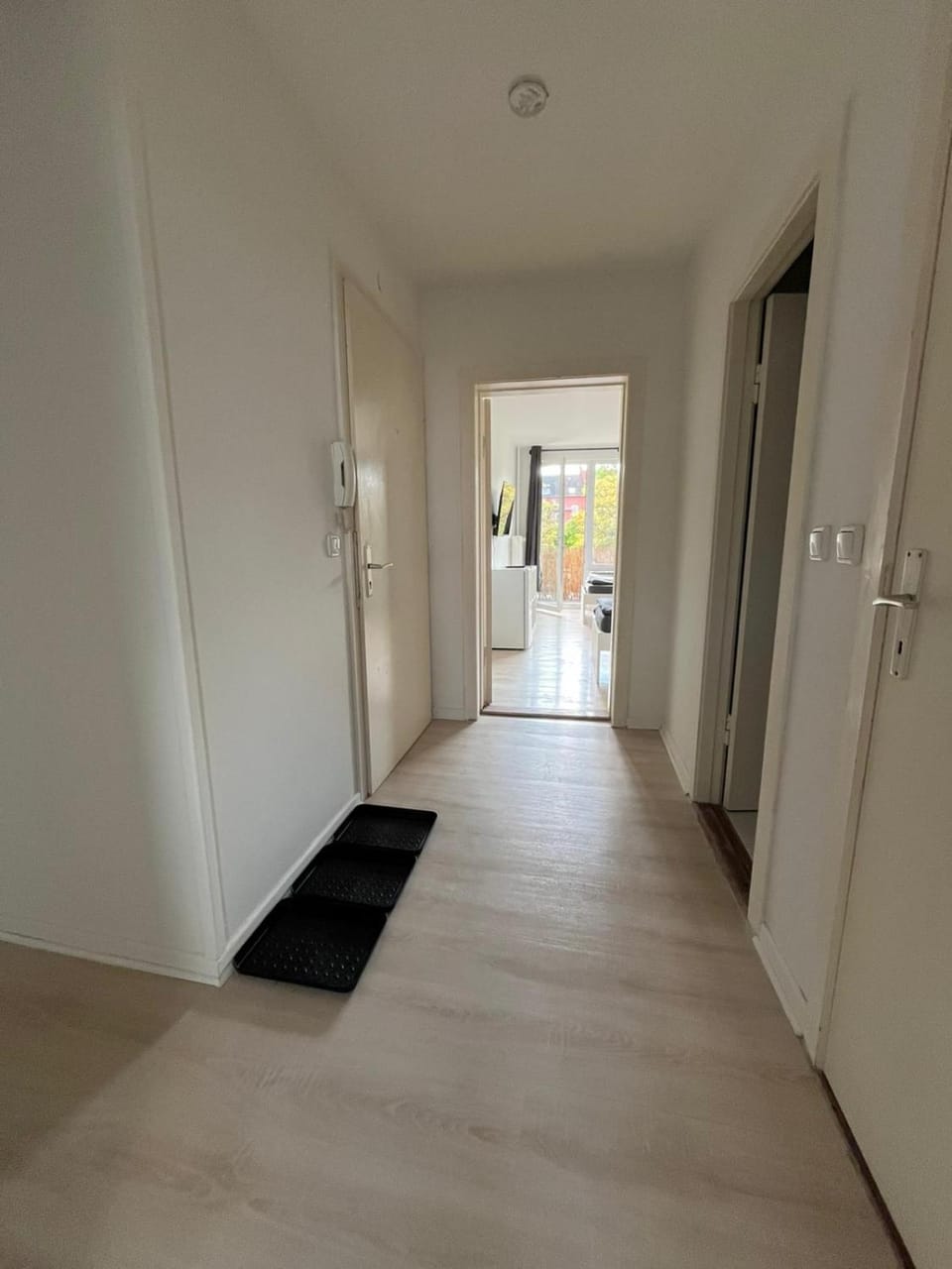 3 BR, 5 Singlebeds, Free Parking, Balcony, Neumünster near A7 Autobahn Apartment in Neumünster