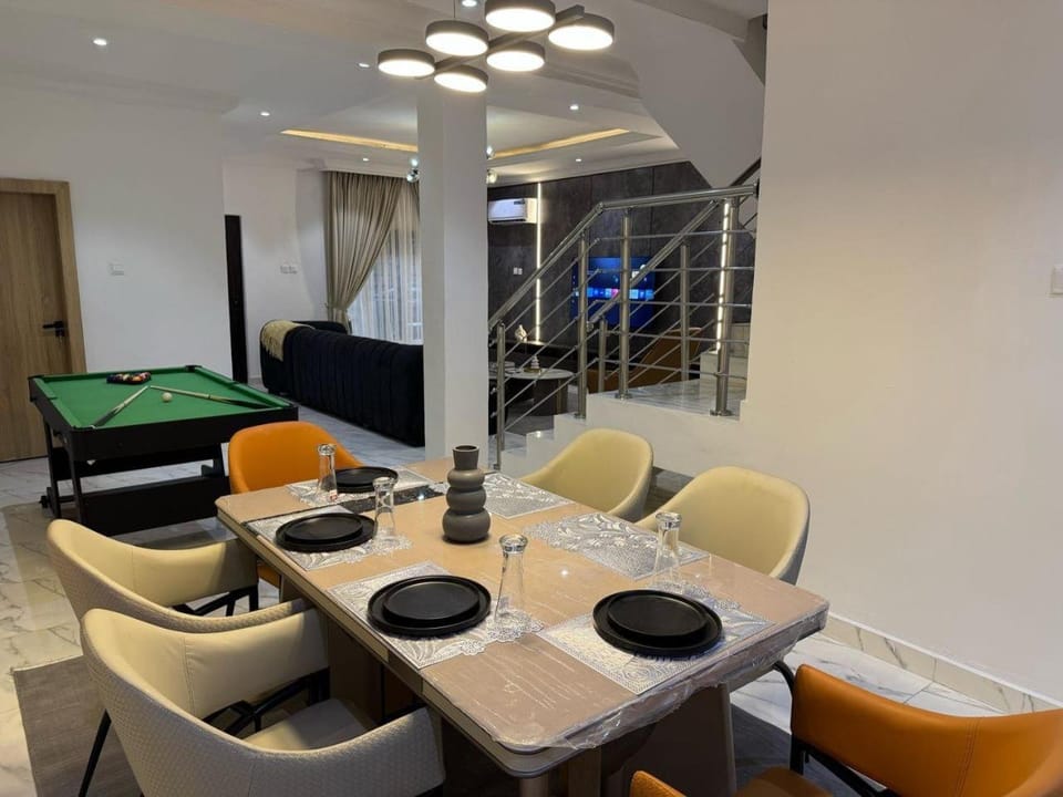 Activities, Dining area