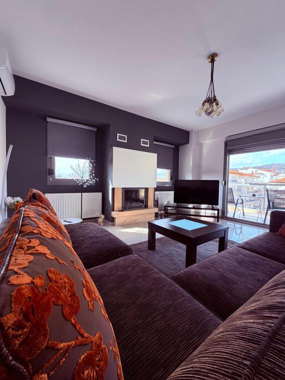 TV and multimedia, Living room, Seating area