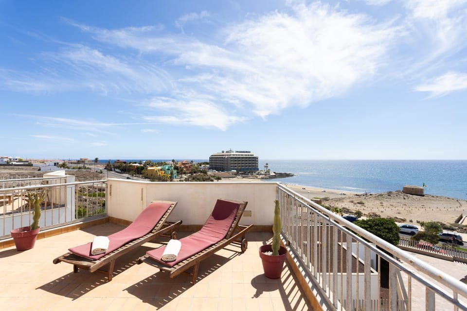 Day, Natural landscape, View (from property/room), Balcony/Terrace, Beach, Sea view, sunbed