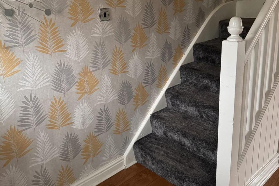 House - Sleeps 10 - Parking - Stn Close House in Walsall