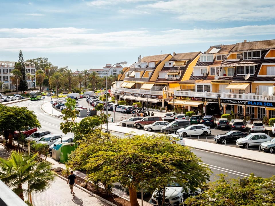 Bird's eye view, Street view