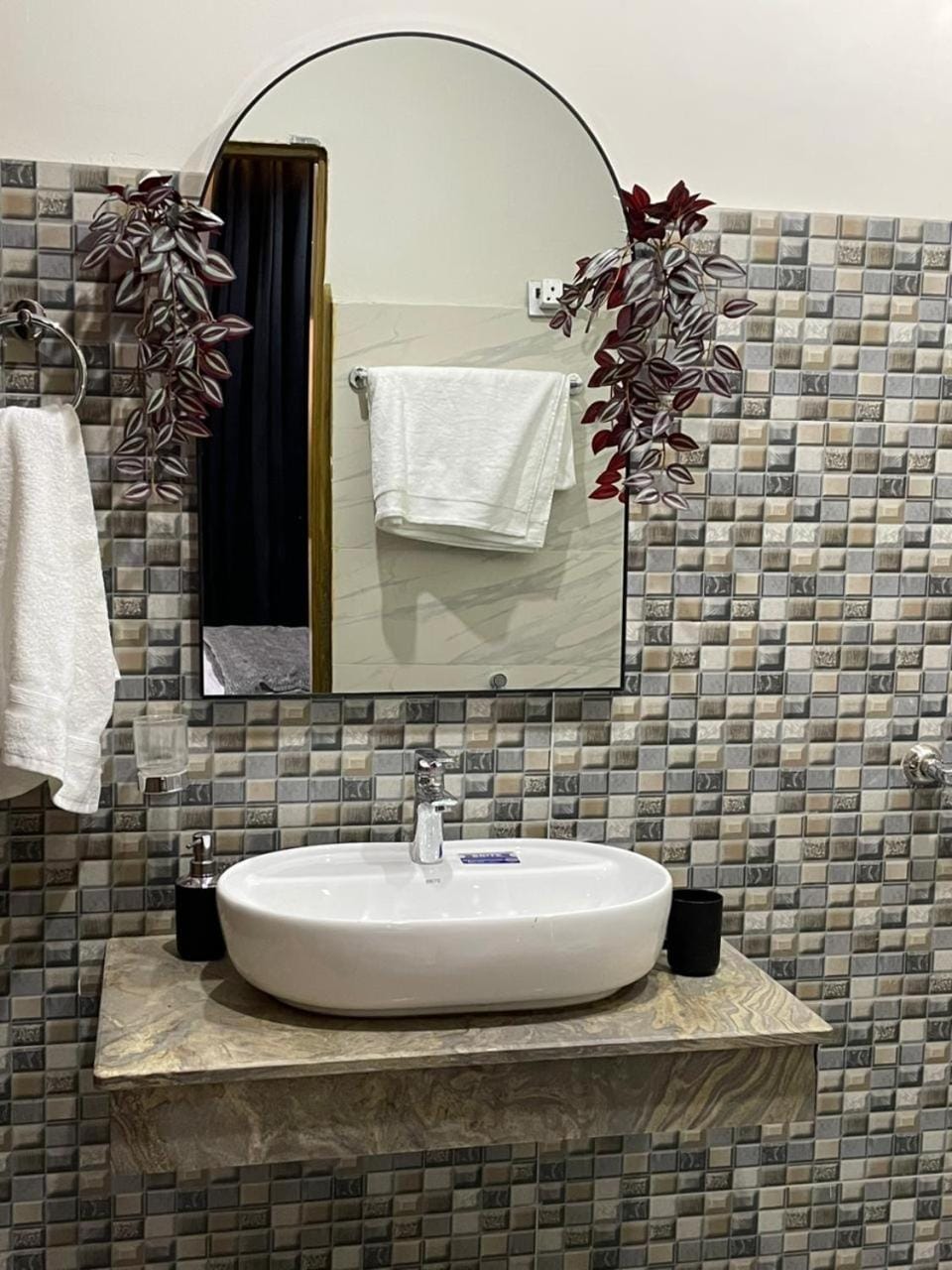 Bathroom, towels