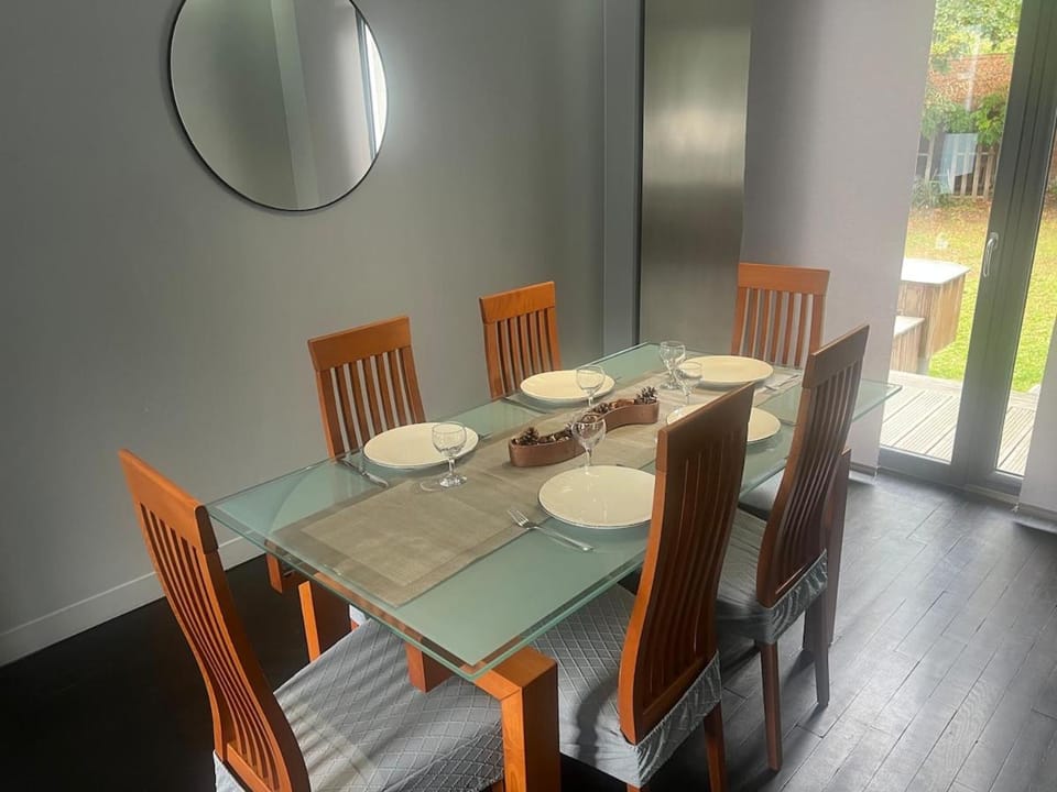 House sleeps 5 Orly Airport Paris Apartment in Île-de-France