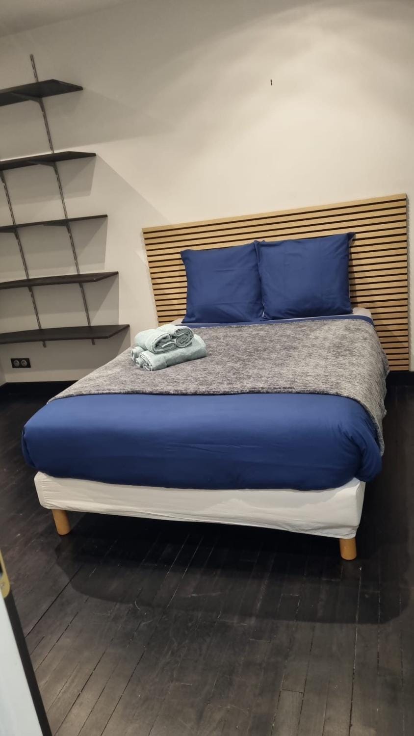 House sleeps 5 Orly Airport Paris Apartment in Île-de-France