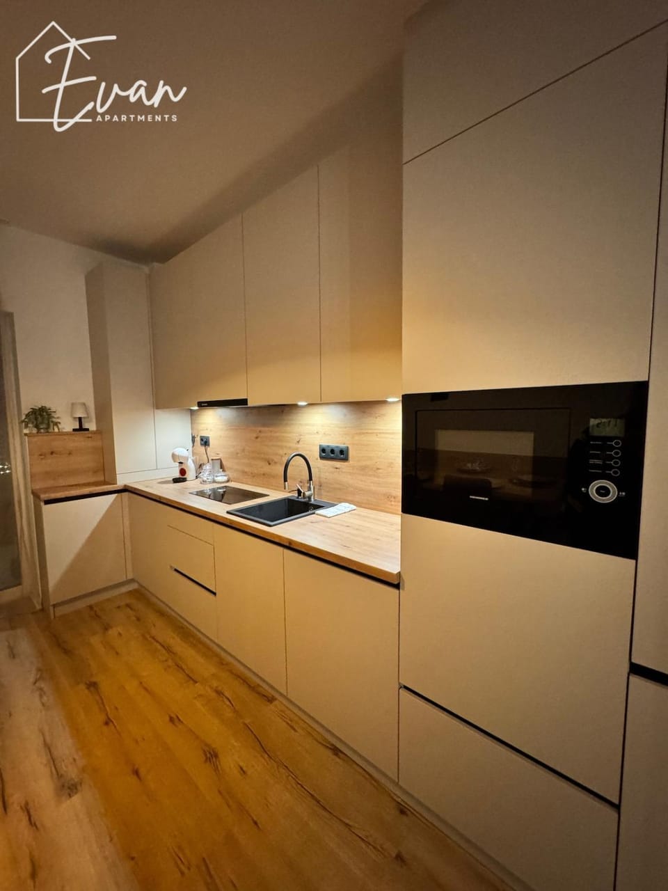 Kitchen or kitchenette