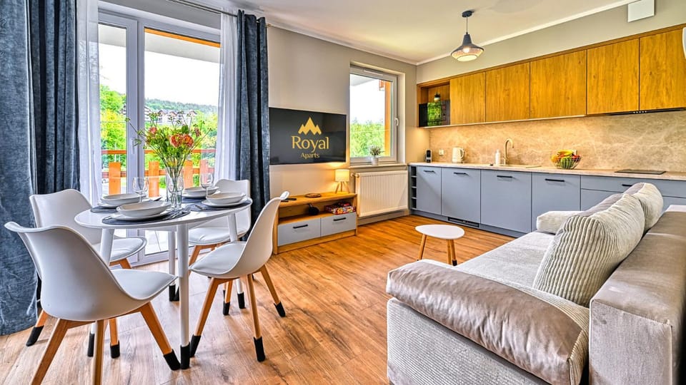 TV and multimedia, Kitchen or kitchenette, Seating area, Dining area