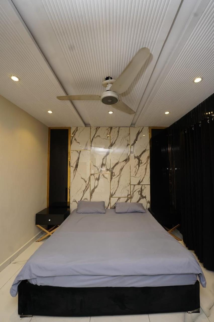 Black Pearl Studio Apartment in Lahore