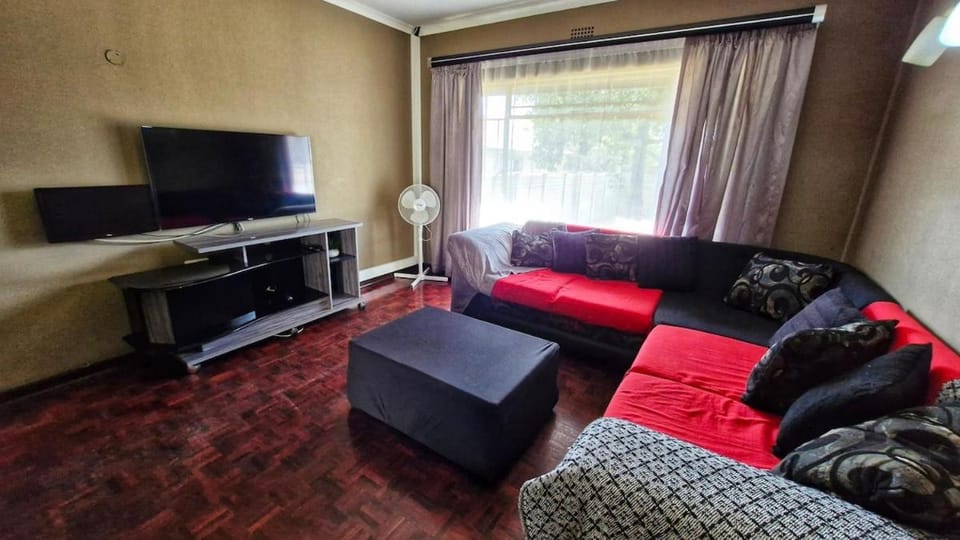 House Accommodation Apartment in North West, South Africa