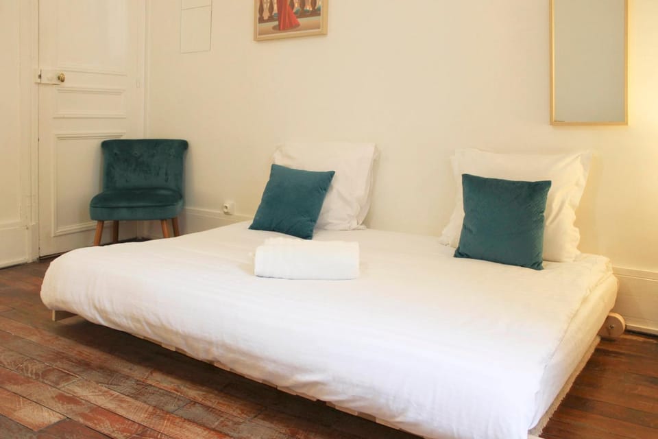 Peaceful apartment just steps from Pari Apartment in Saint-Denis, France