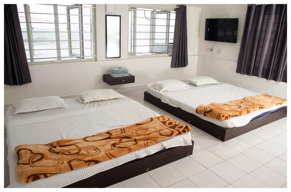 TV and multimedia, Photo of the whole room, Bedroom