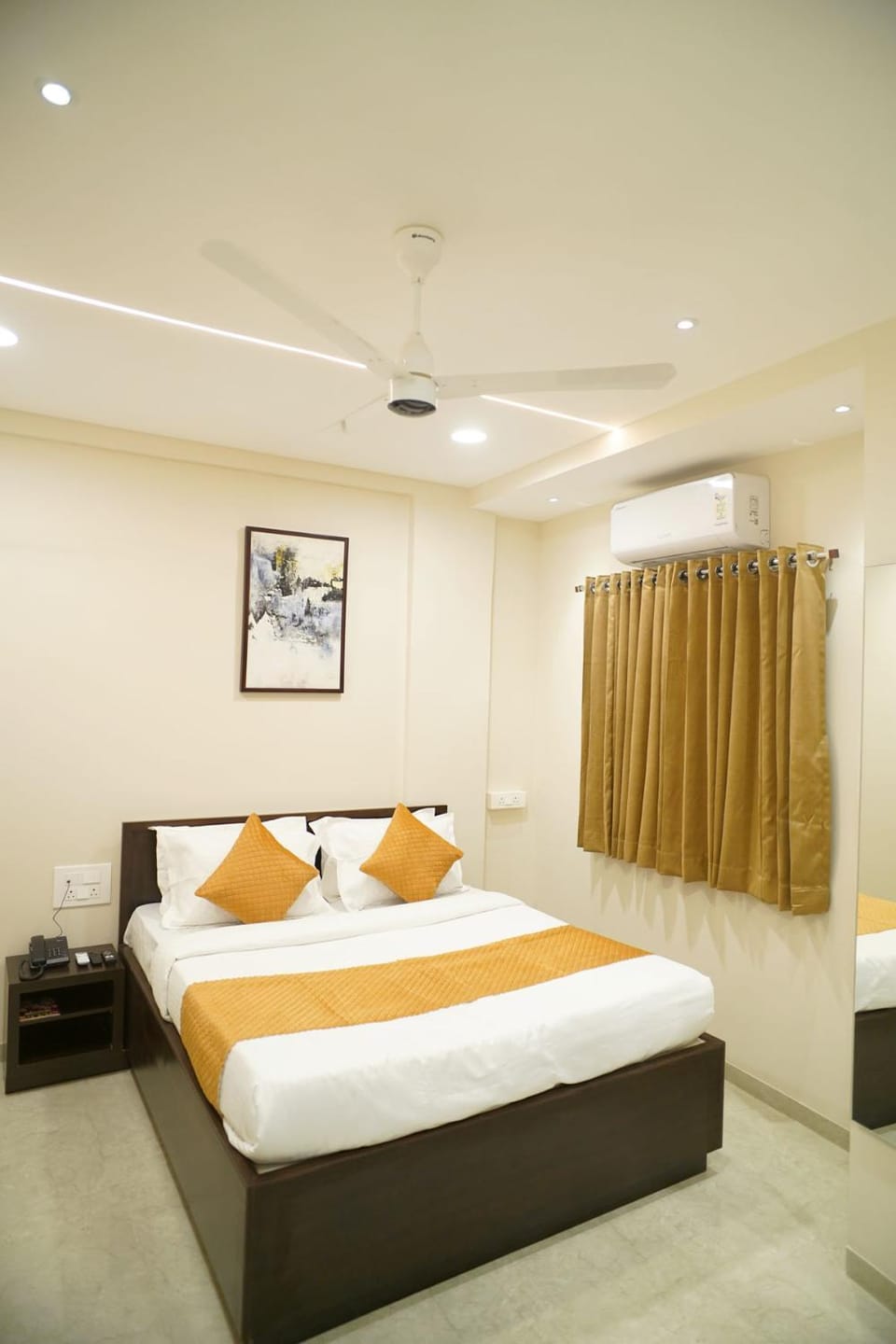 Hotel Visawa Residency 5 min Walk From Mahalaxmi Temple Kolhapur Hotel in Karnataka