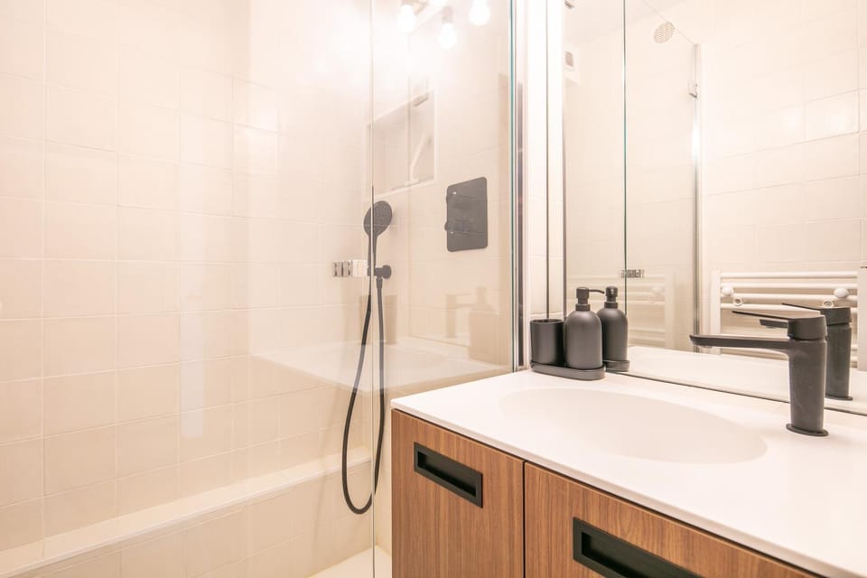 Shower, Bathroom