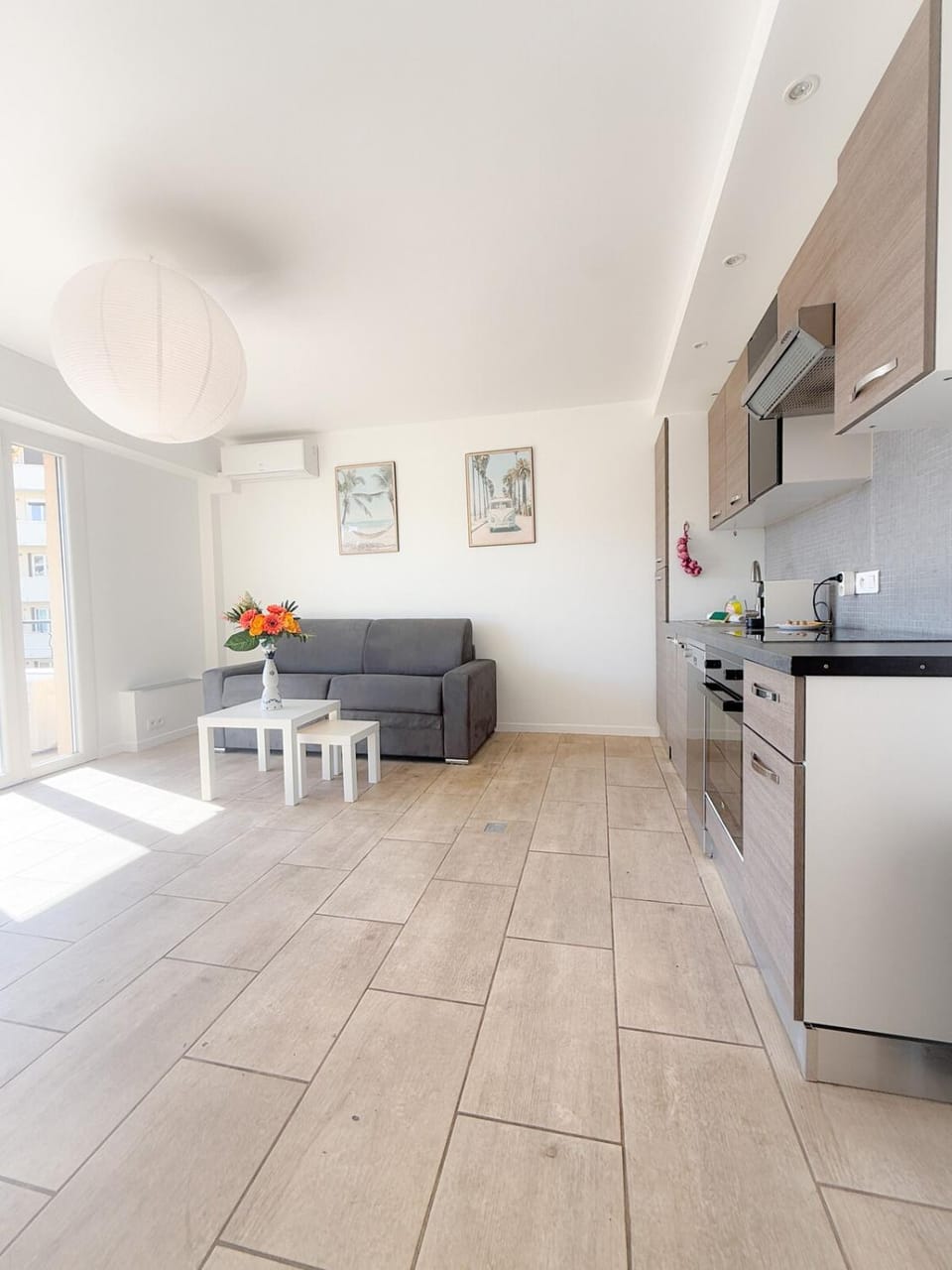 Kitchen or kitchenette, Living room, Seating area, Dining area, dishwasher, oven, stove