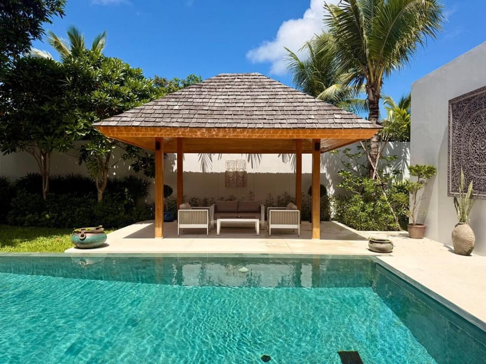 Peaceful villa in the heart of the Anchan Tropicana project Villa in Choeng Thale