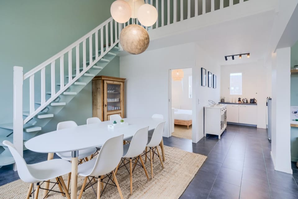 Living room, Seating area, Dining area, Bedroom, kitchen