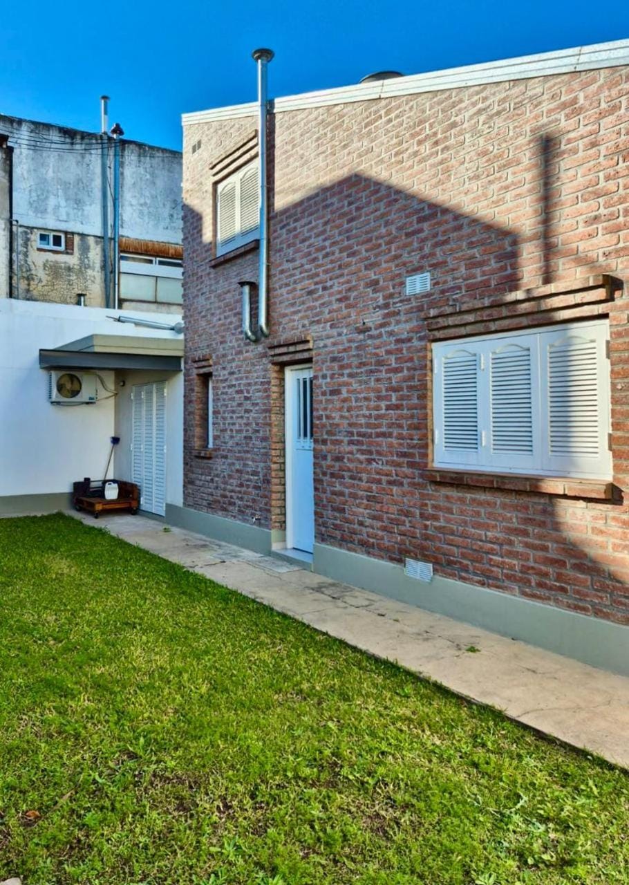 Hermoso Dúplex de 2 dormitorios con jardín Apartment in Santa Fe