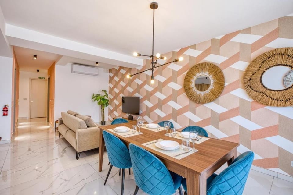 Living room, Seating area, Dining area, air conditioner