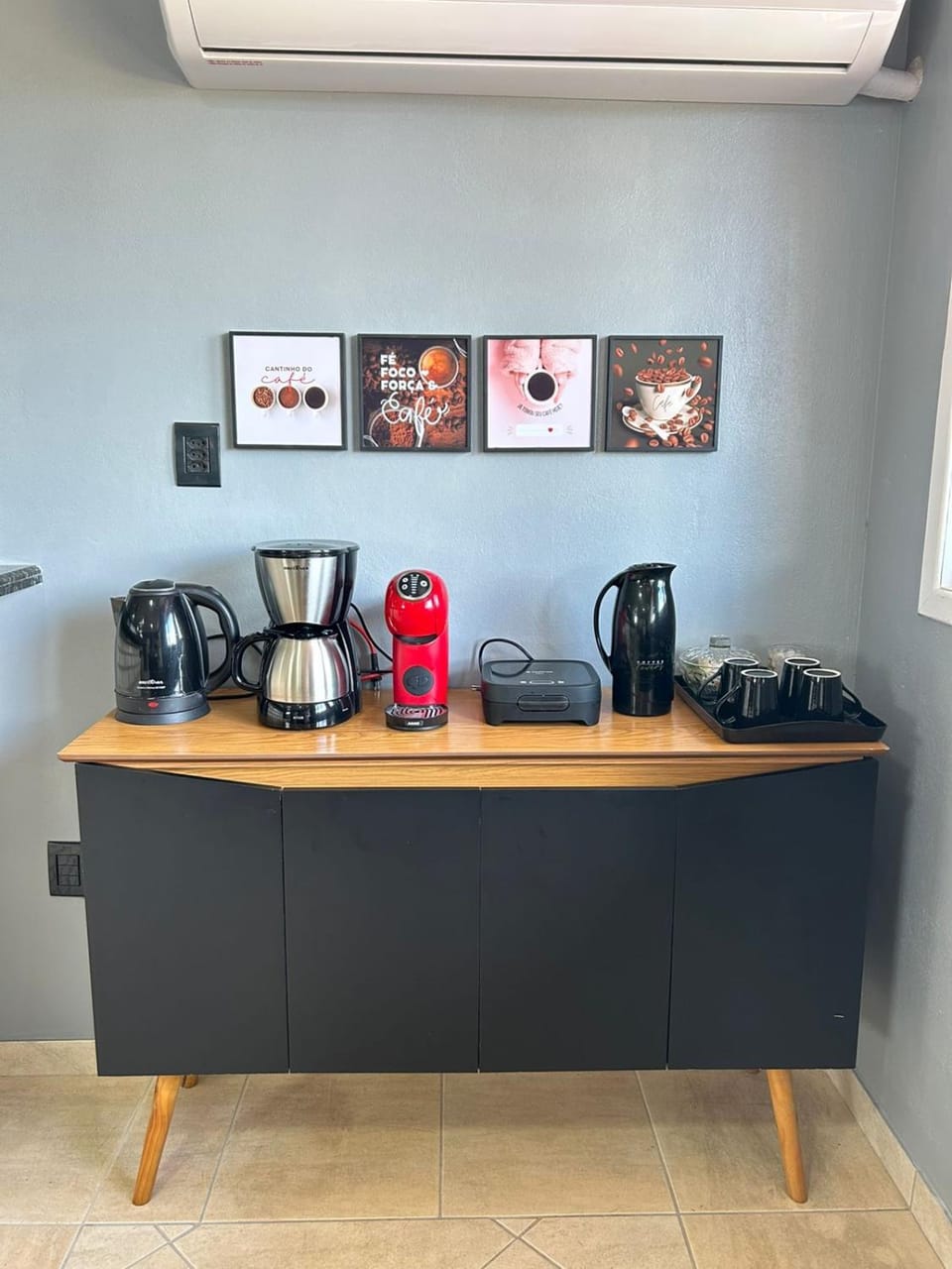 Coffee/tea facilities, Kitchen or kitchenette, Food and drinks, Food, toaster
