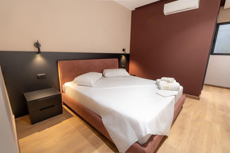 Bed, Bedroom, towels, air conditioner