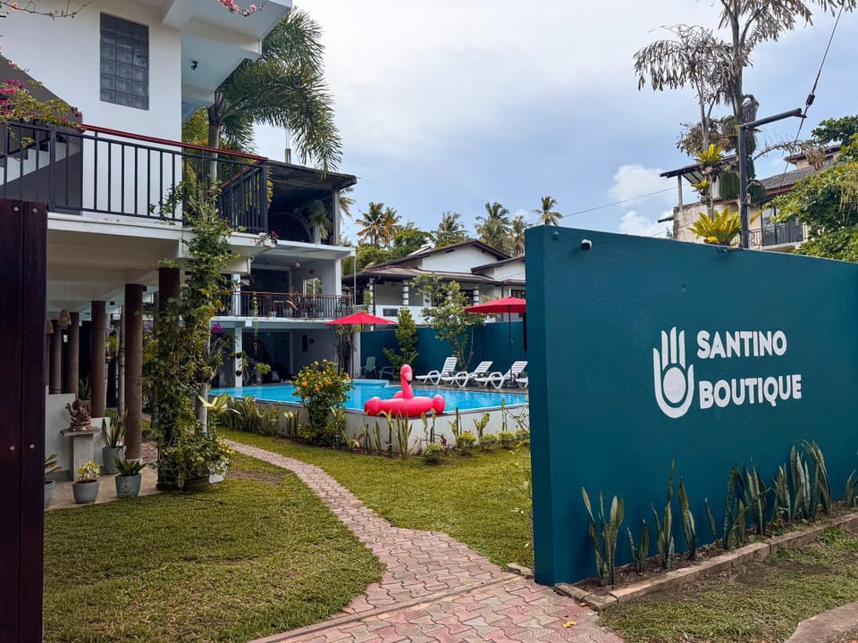 Facade/entrance, Swimming pool