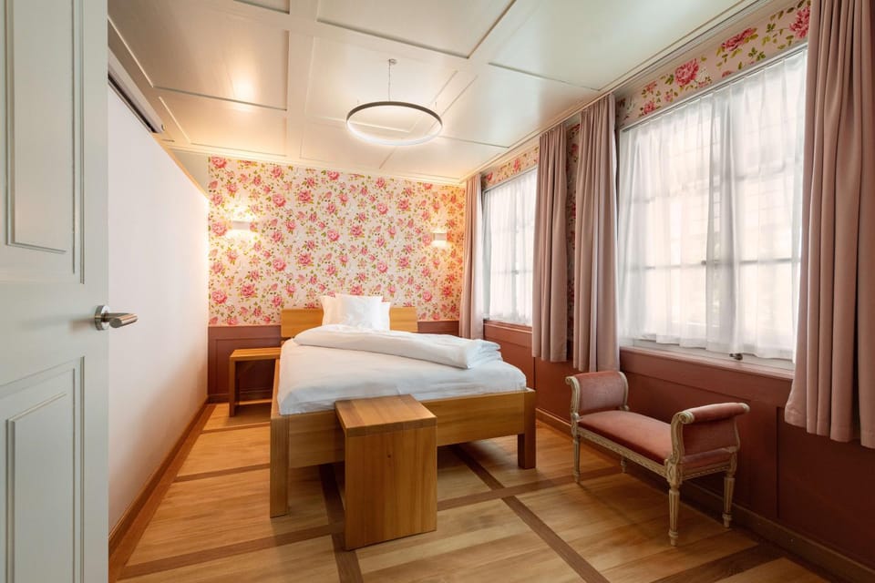 Bed, Photo of the whole room