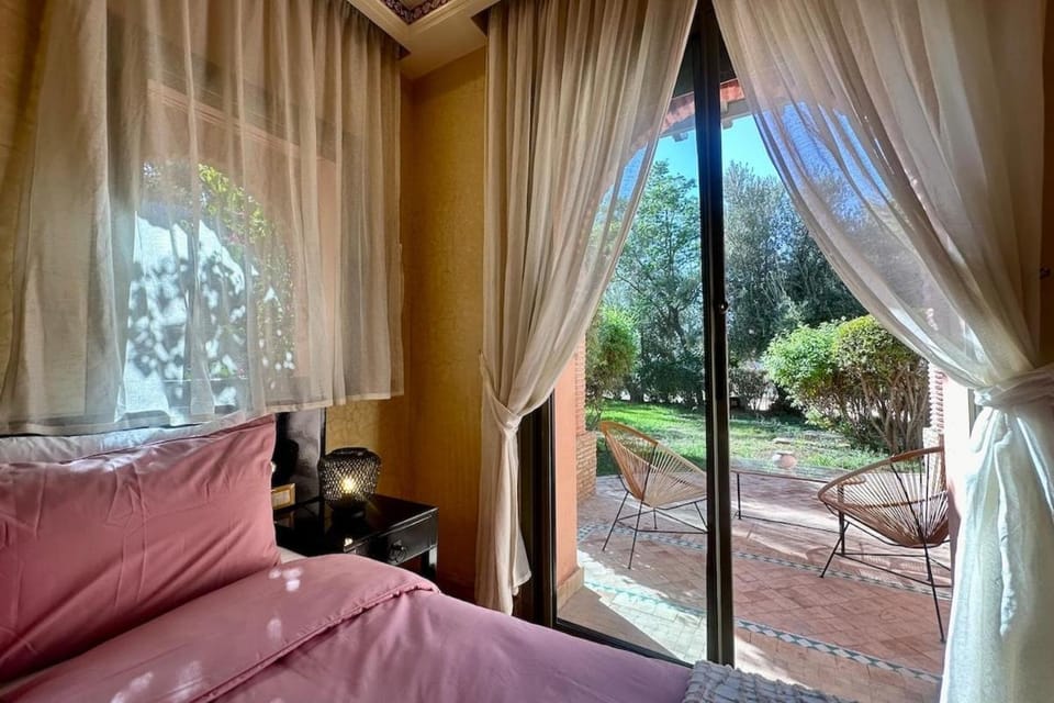 Bedroom, Garden view