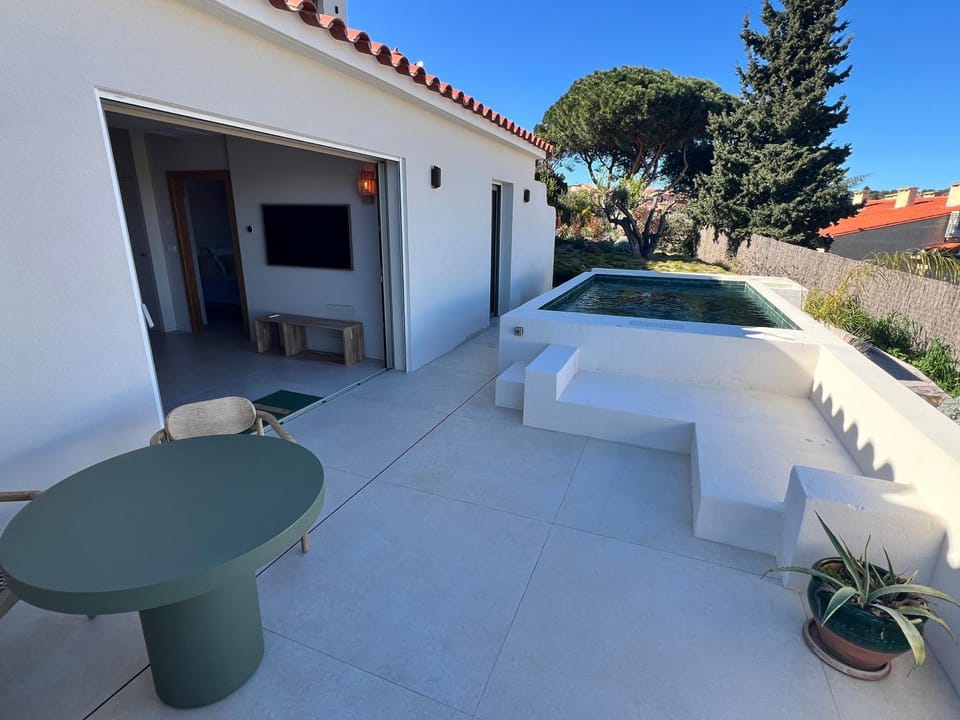 Patio, Swimming pool