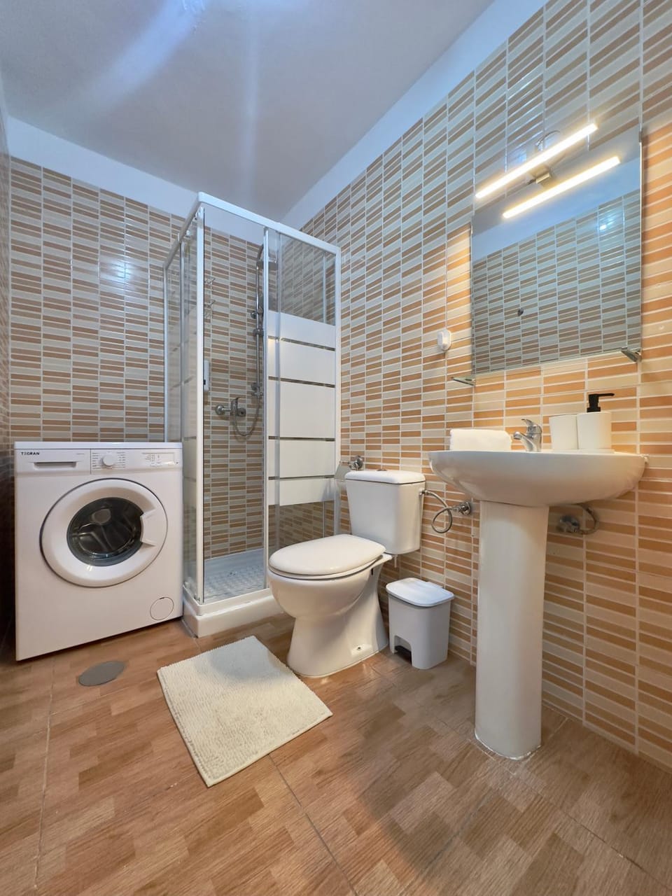 Shower, Bathroom, washing machine