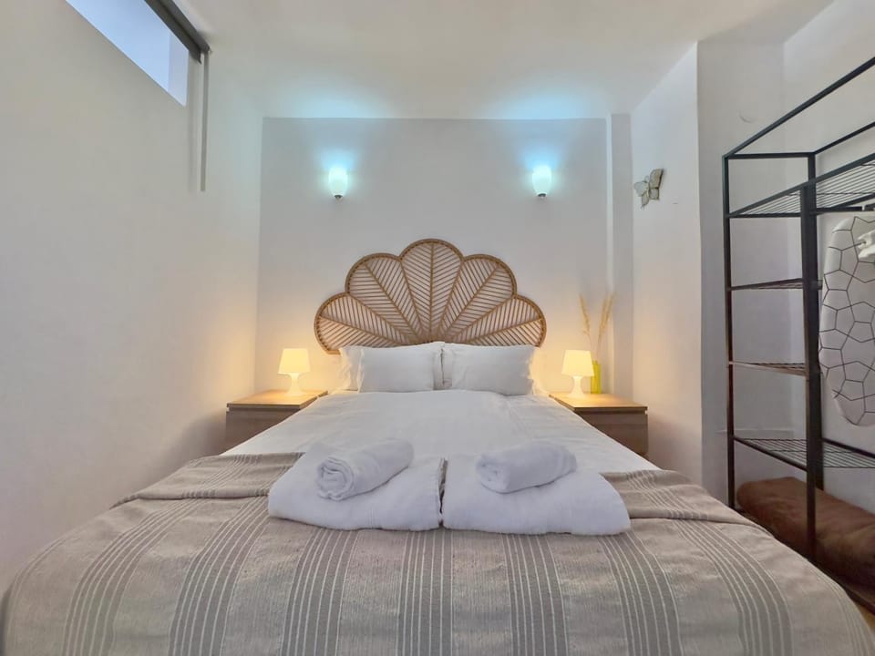 Bed, Bedroom, storage