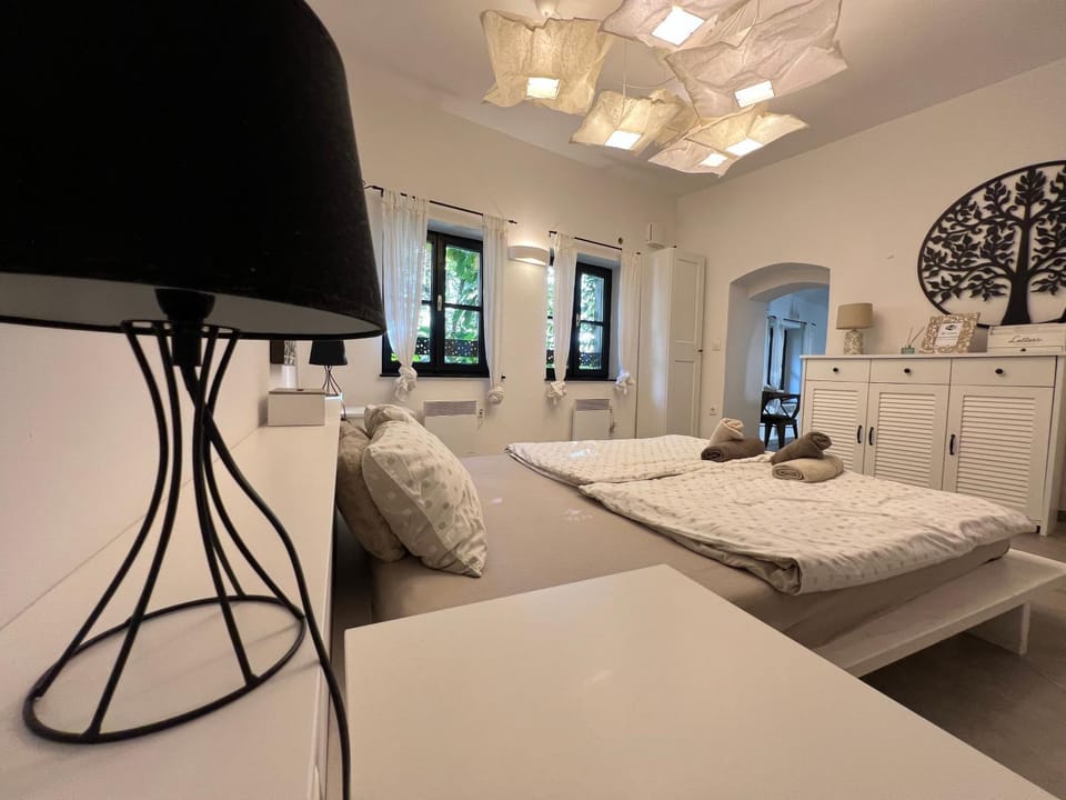 Bed, Bedroom