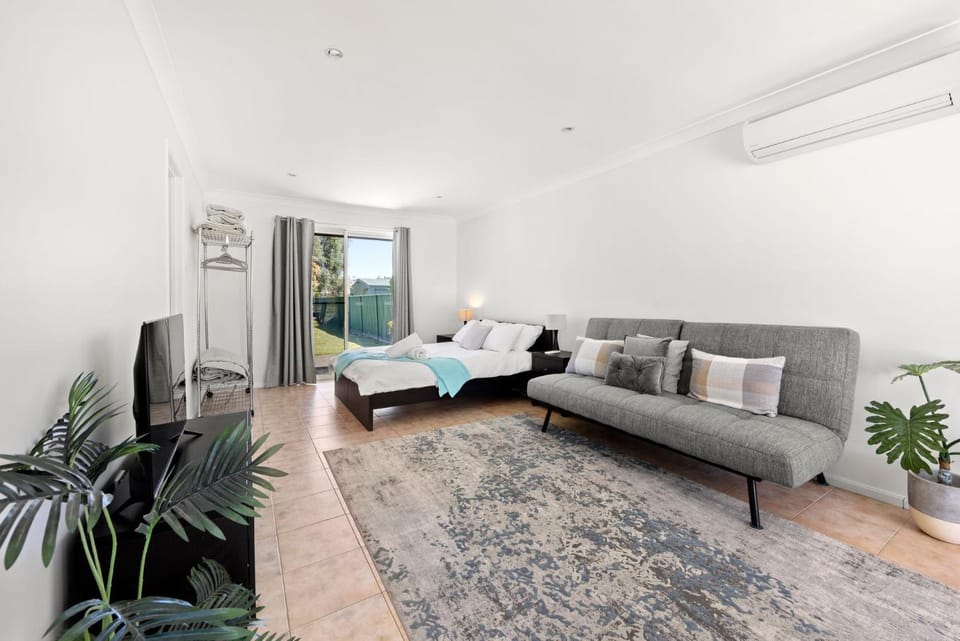 Sandy Adventures - Pet Friendly - 1 Min to Beach House in Callala Bay