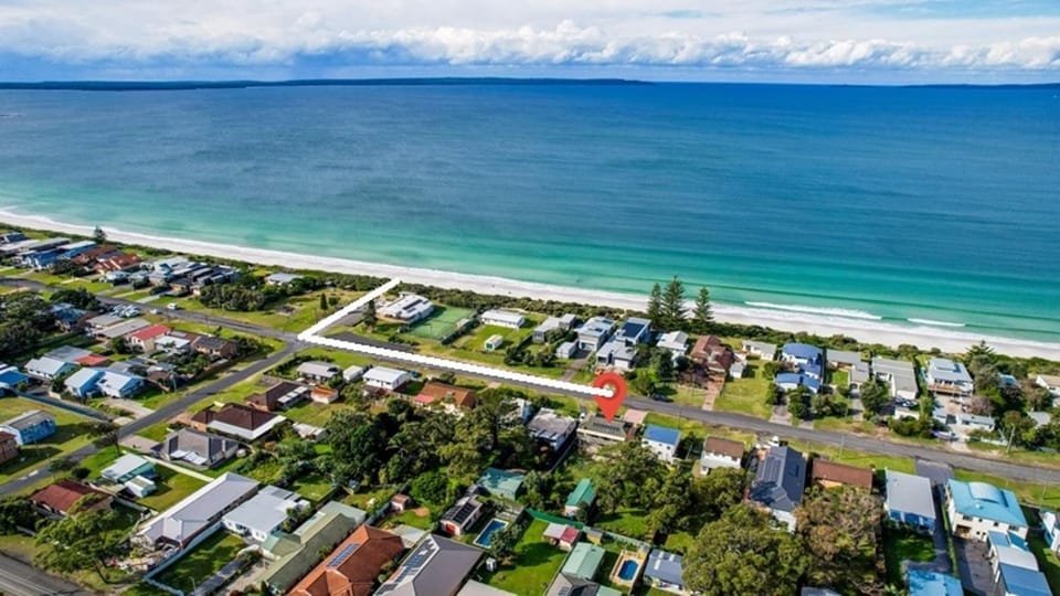 Sandy Adventures - Pet Friendly - 1 Min to Beach House in Callala Bay