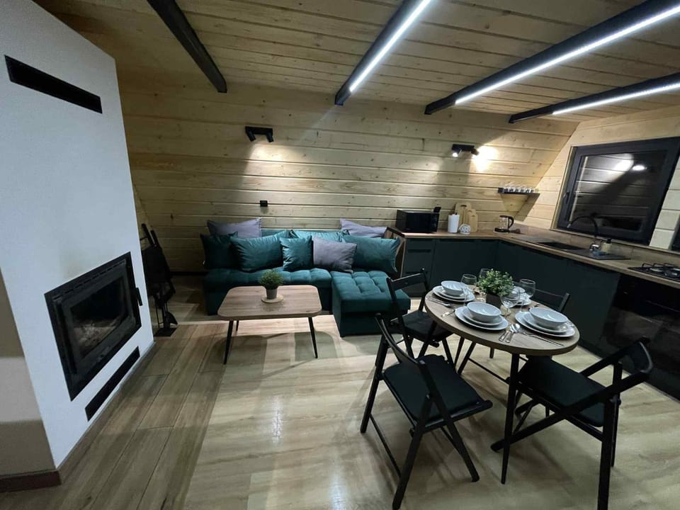 Kitchen or kitchenette, Living room