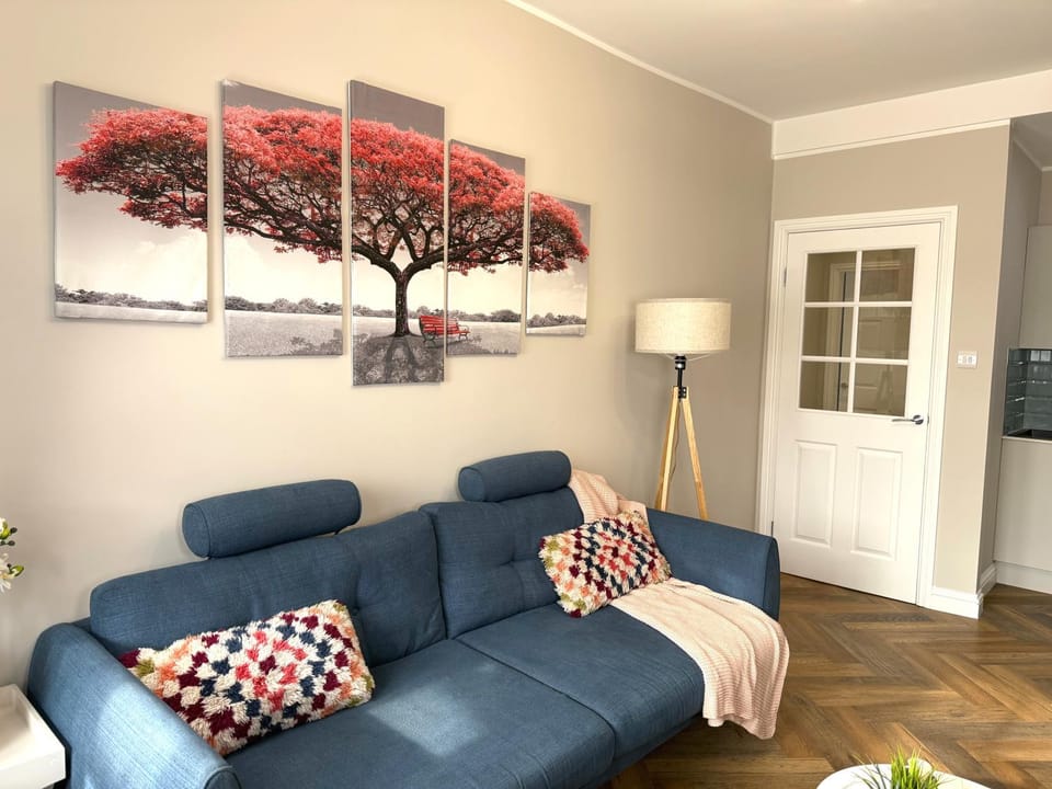 Modern 3-Bed Flat Prime Falkirk Location Apartment in Falkirk