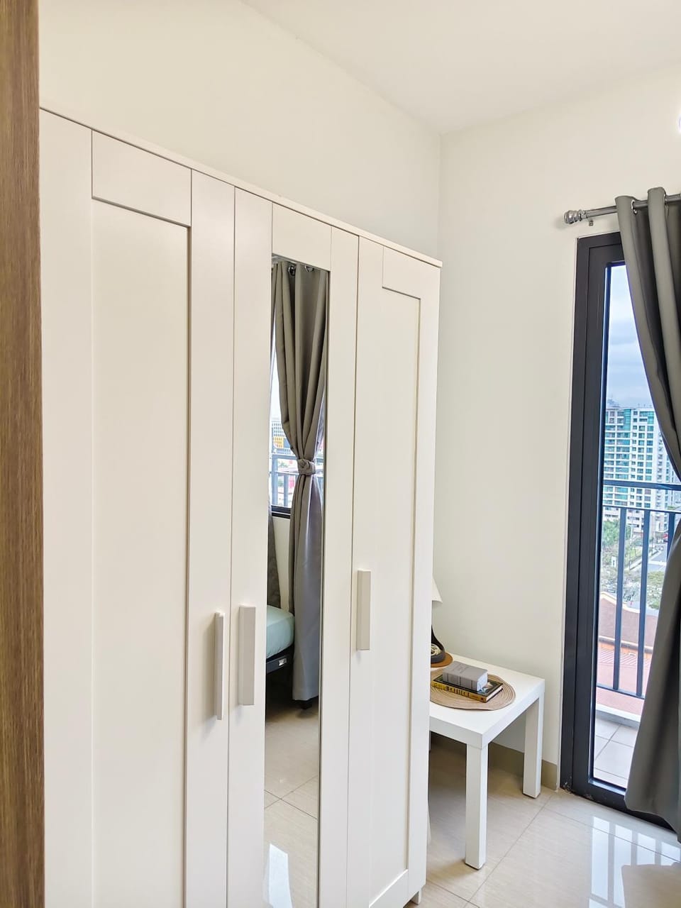 Shore 2 Condotel Near Airport MOA City View Apartment hotel in Pasay