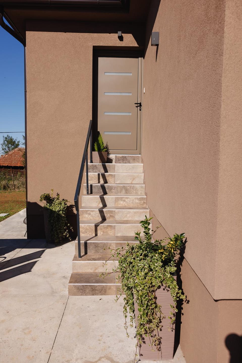Facade/entrance