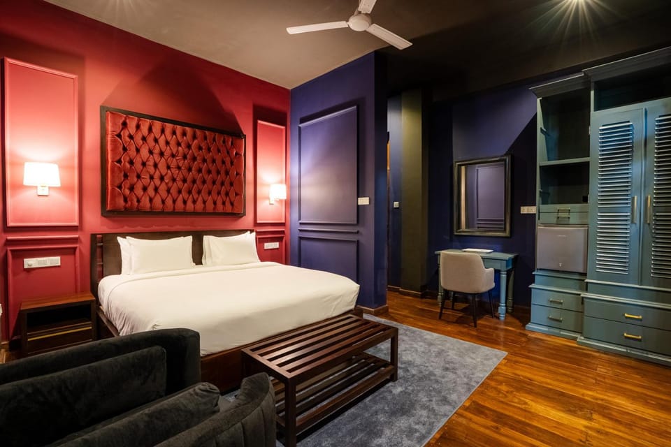 TV and multimedia, Photo of the whole room, Seating area, Bedroom