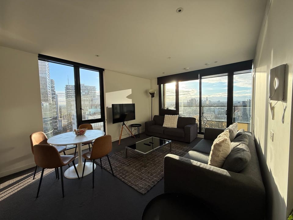 TV and multimedia, Living room, Seating area, Dining area, Evening entertainment