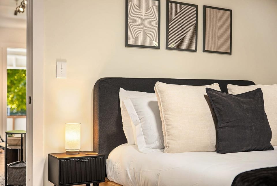 Golden Haven - New Corporate Apt Downtown Apartment in Grand Rapids