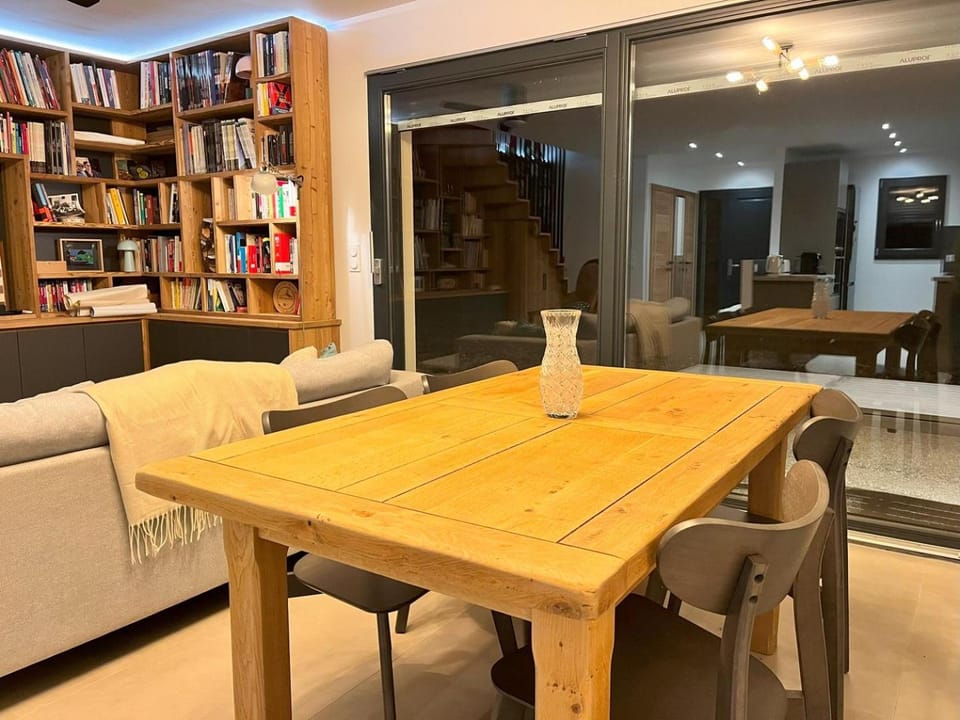 Library, Living room, Dining area, Internal: Not applicable to any particular room