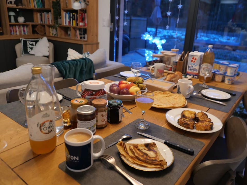 Food and drinks, Breakfast, Continental breakfast