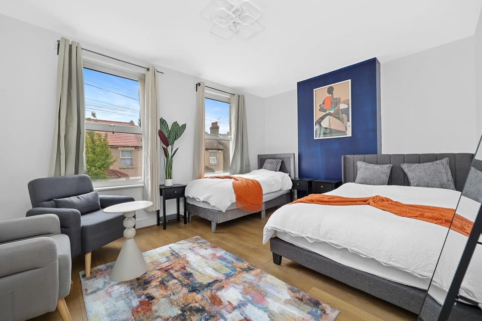 5-Bed London Croydon Townhouse by Harlingtoin Apartment in Croydon