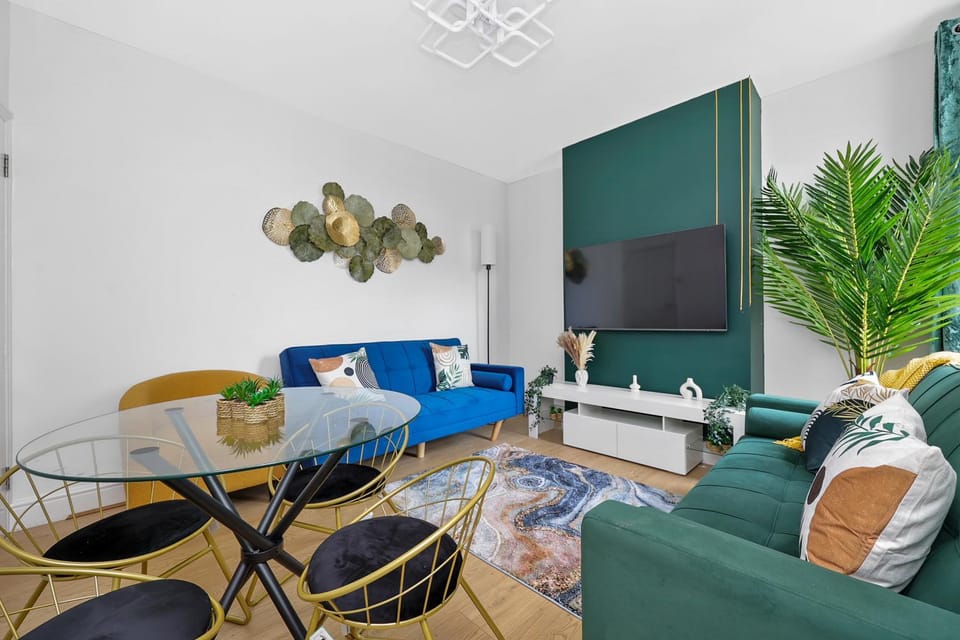 5-Bed London Croydon Townhouse by Harlingtoin Apartment in Croydon
