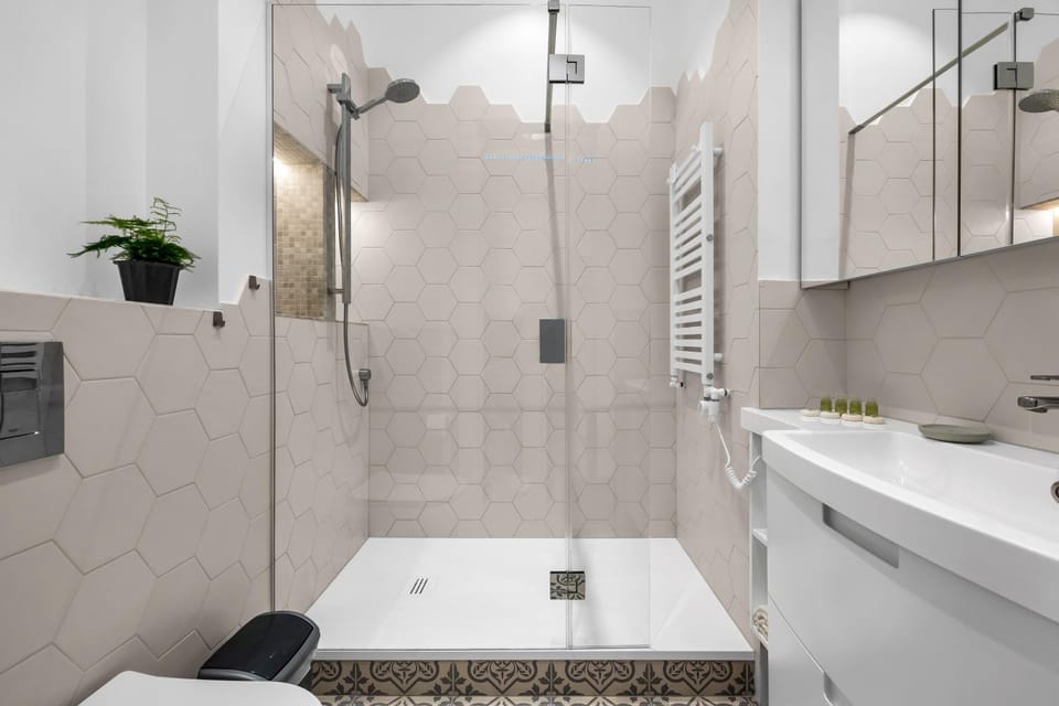 Shower, Bathroom, Bath, towels