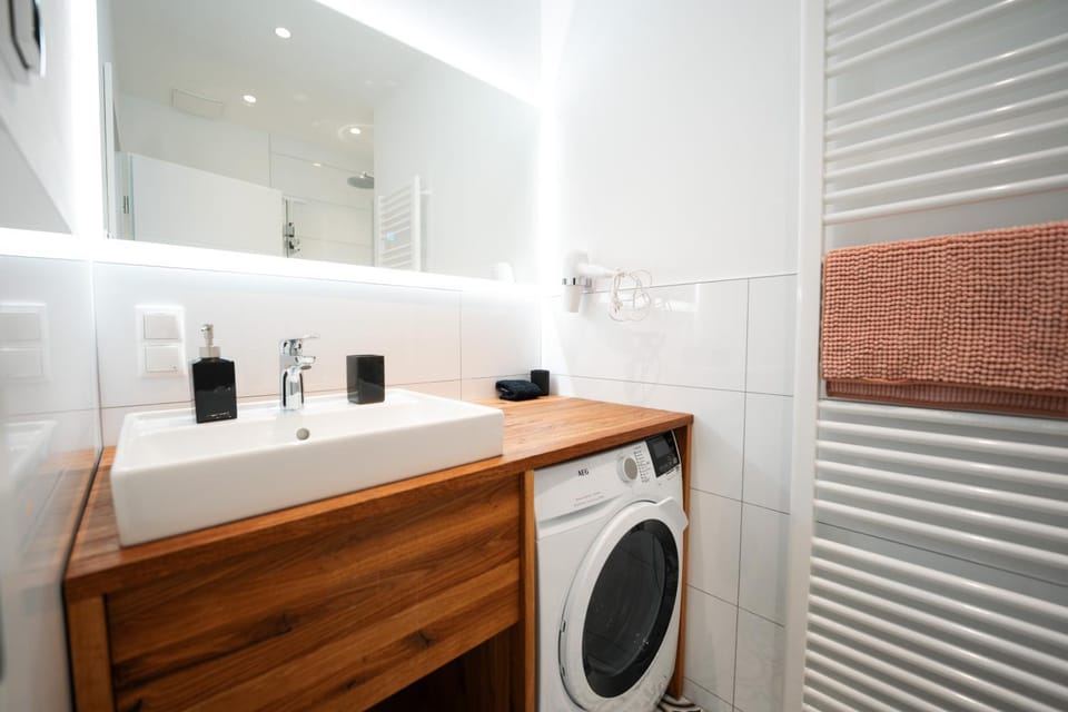 Shower, Toilet, Bathroom, heating, laundry