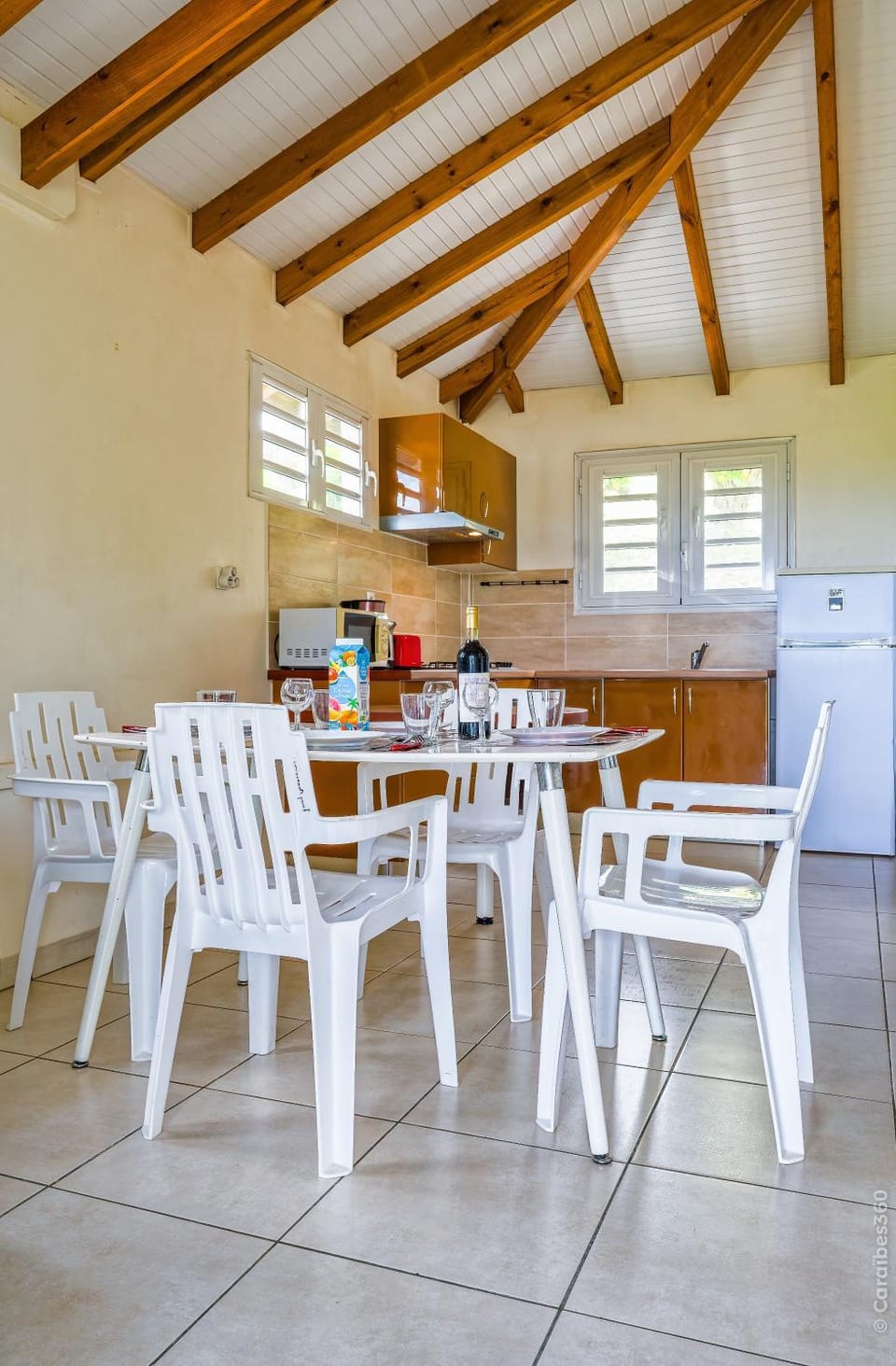 Dining area, oven, stove